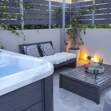 Private Magnolia City-jacuzzi Villa